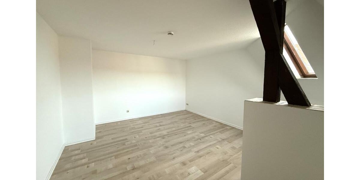 Dachgeschoßwohnung Magdeburg Nordwest - 2 Zimmer, 65 m&sup2;, 500&euro; | Angebot:24979177