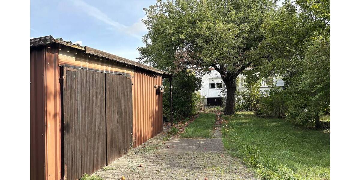 Hier wird Ihr Wohntraum wahr: Idyllisches Grundstück mit einem sanierungsbedürftigem Bungalow zimmer