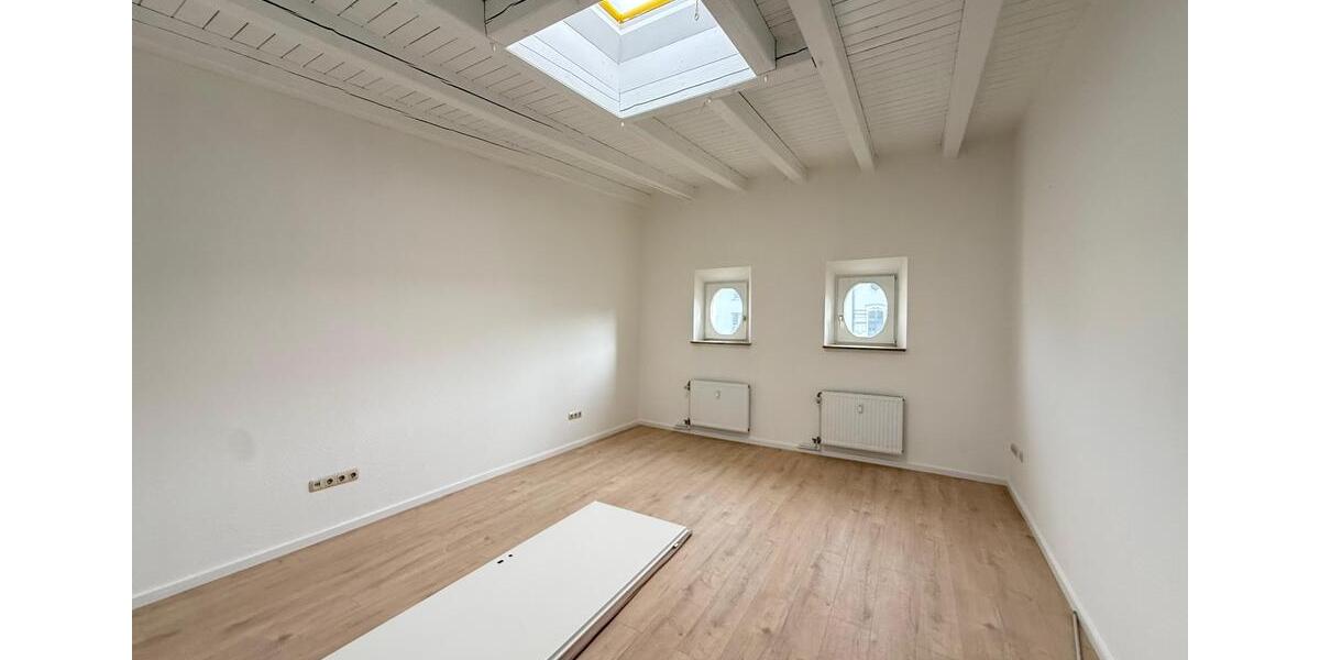 Dachgeschoßwohnung Magdeburg Nordwest - 3 Zimmer, 107 m&sup2;, 910&euro; | Angebot:25751586