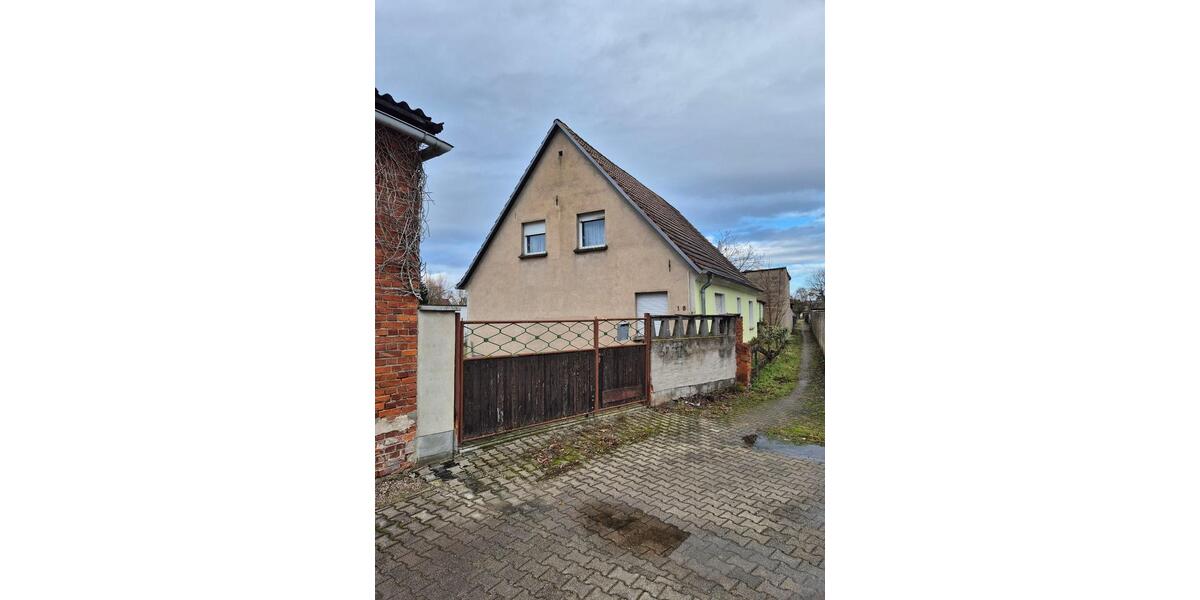 Einfamilienhaus Calbe (Saale) - 8 Zimmer, 163 m&sup2;, 60.000&euro; | Angebot:26030244