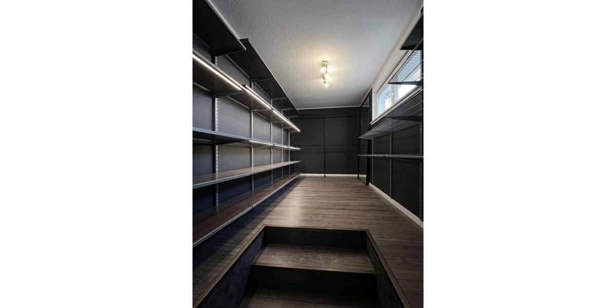 Einfamilienhaus Wolmirstedt - 6 Zimmer, 250 m&sup2;, 370.000&euro; | Angebot:27533800
