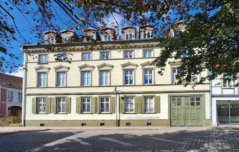 Einfamilienhaus Sachsen-Anhalt - Burg Burg - 19 Zimmer, 438 m&sup2;, 540.000&euro; | Angebot:26125147