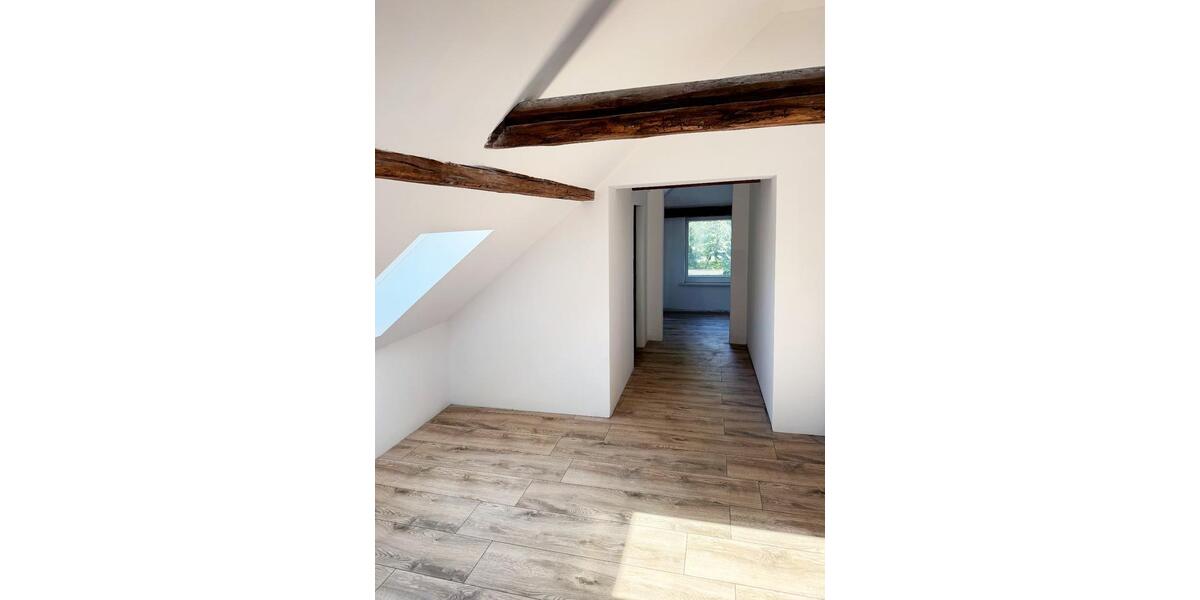 Dachgeschoßwohnung Haldensleben - 2.5 Zimmer, 87 m&sup2;, 870&euro; | Angebot:25129744