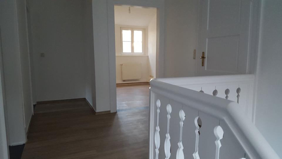 Einfamilienhaus Wolmirstedt - 8 Zimmer, 200 m&sup2;, 1.300&euro; | Angebot:24830733