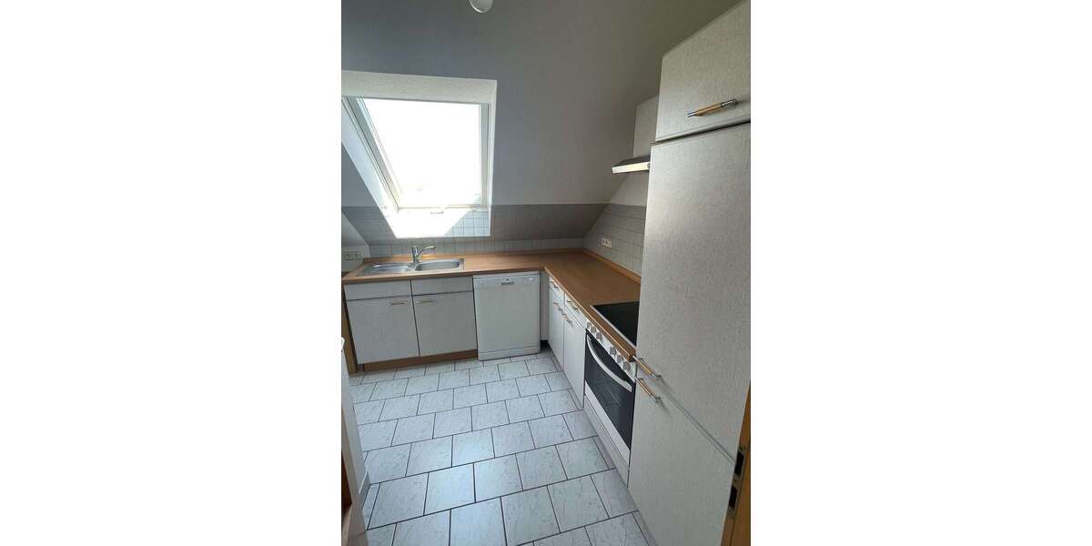 *** Tolle Dachgeschosswohnung direkt bezugsfertig, 2er WG geeignet *** mit Einbauküche - Dachgeschoßwohnung Magdeburg Neue Neustadt | Angebot:8125640