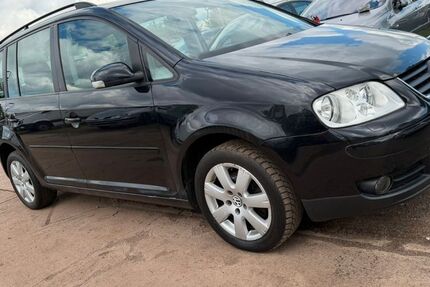 VW Touran 151.000 km 4.000 &euro; Magdeburg 39110