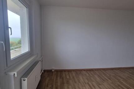 Einziehen und Wohlfühlen- Familienwohnung mit großem Balkon + 2 NKM sparen* zimmer