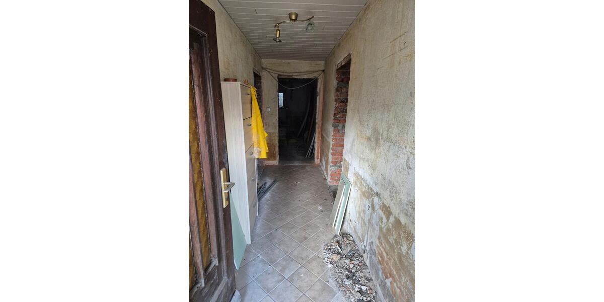 Einfamilienhaus Calbe (Saale) - 8 Zimmer, 163 m&sup2;, 60.000&euro; | Angebot:26030244