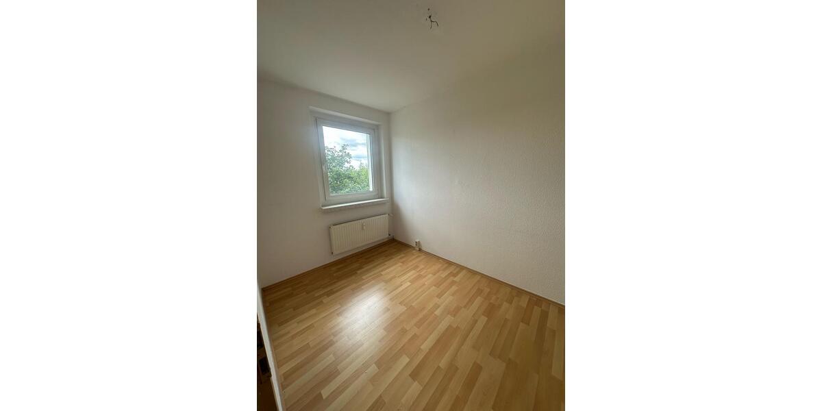 Etagenwohnung Magdeburg Brückfeld - 4 Zimmer, 65 m&sup2;, 475&euro; | Angebot:21693995