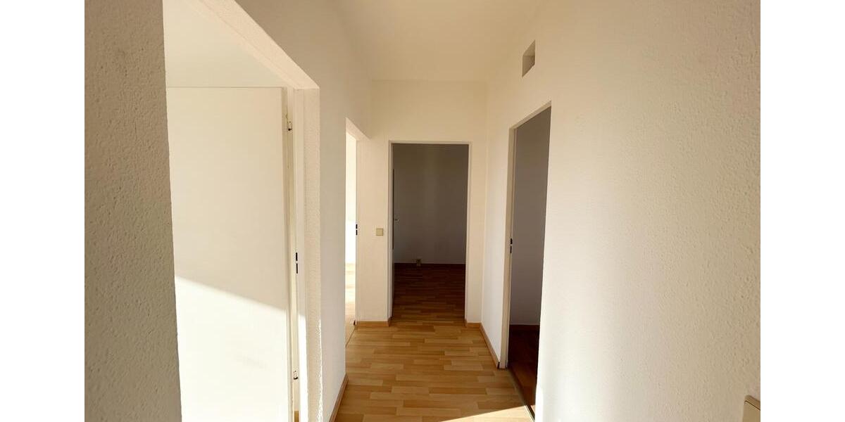 Dachgeschoßwohnung Magdeburg Nordwest - 3 Zimmer, 61 m&sup2;, 341&euro; | Angebot:24810970