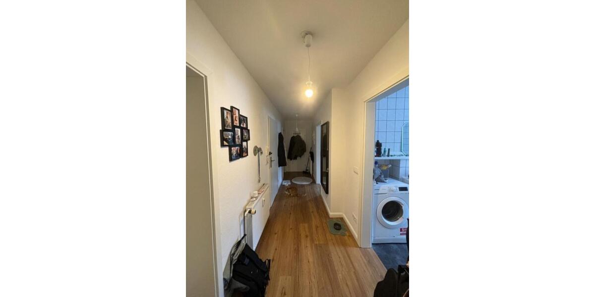 Stilvolle 4-Zimmer-Wohnung mit Balkon in Magdeburg-Sudenburg 4 zimmer