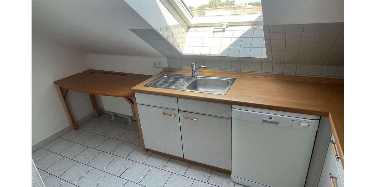 *** Tolle Dachgeschosswohnung direkt bezugsfertig, 2er WG geeignet *** mit Einbauküche - Dachgeschoßwohnung Magdeburg Neue Neustadt | Angebot:8125640