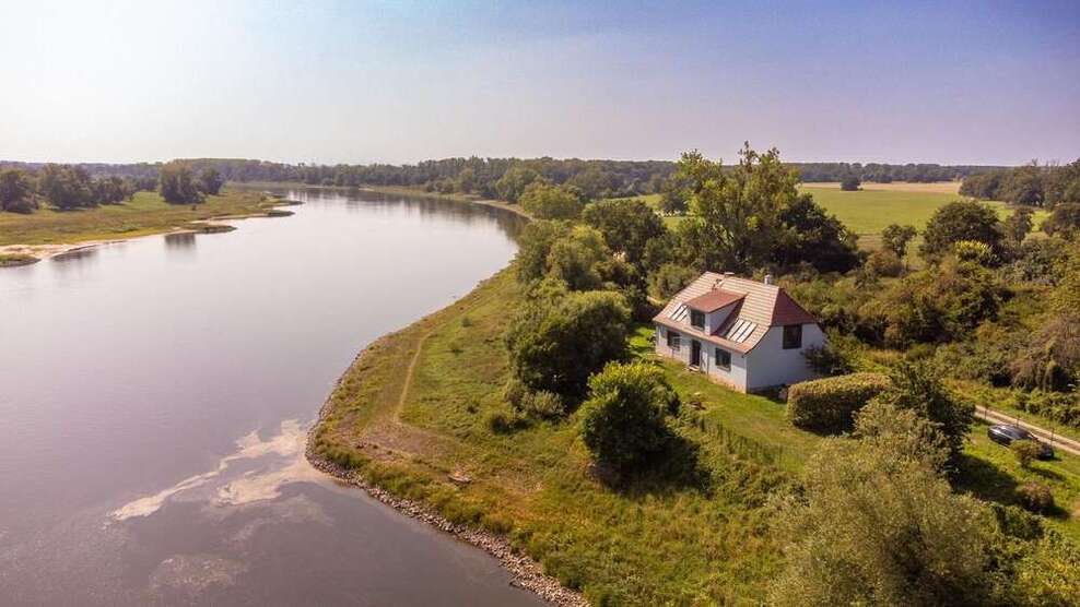 Haus zum Kaufen in Dornburg 1.490.000 € 238 m² 6.5 zimmer