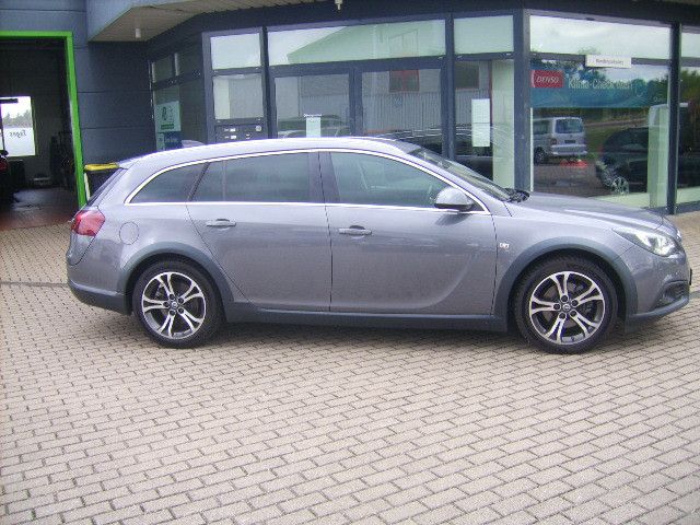 Opel Insignia 166.785 km 10.999 € Schönebeck 39218