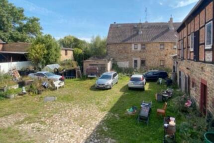 Dreifamilien Haus zur Sanierung 8 zimmer