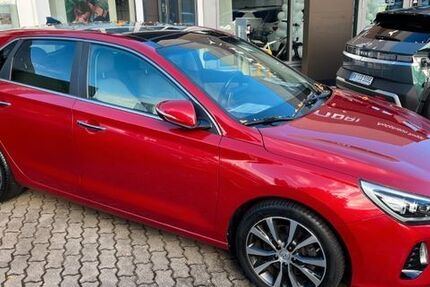 Hyundai i30 102.300 km 14.125 &euro; Magdeburg 39116