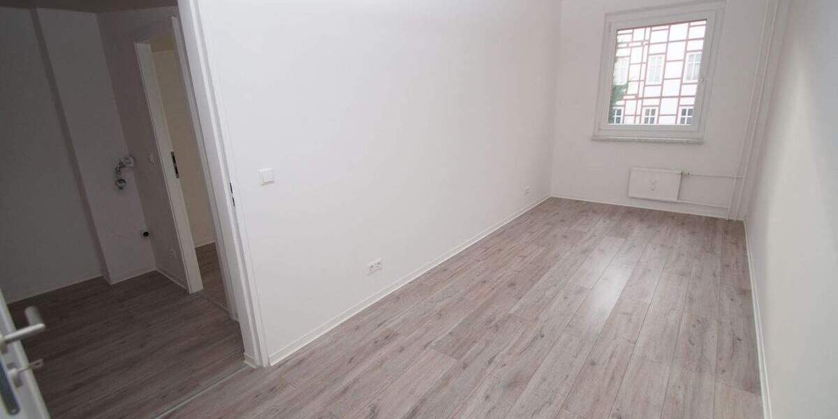 Etagenwohnung Magdeburg Altstadt - 4 Zimmer, 83 m&sup2;, 623&euro; | Angebot:25799030