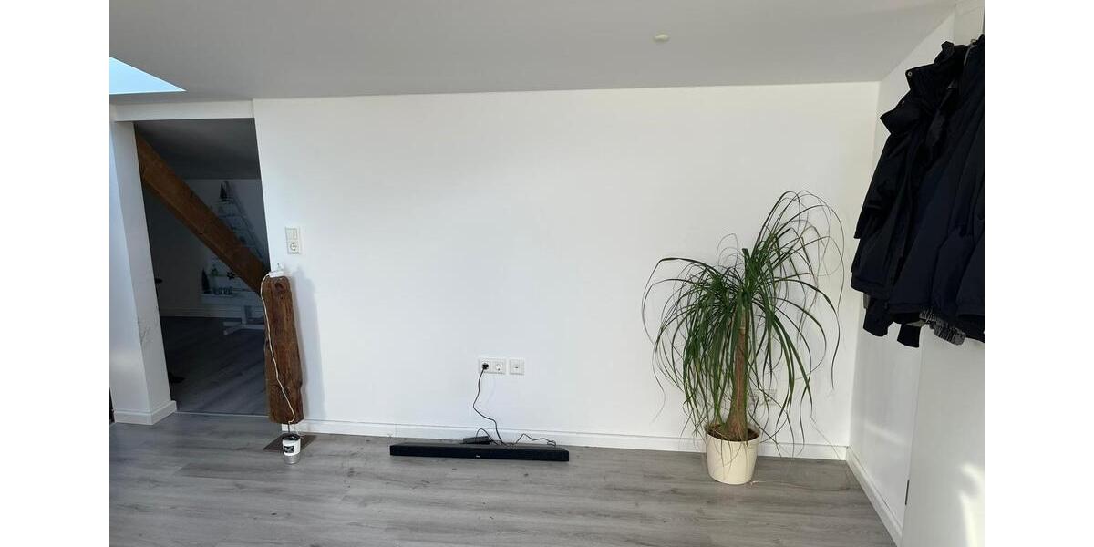 Dachgeschoßwohnung Magdeburg Alt Olvenstedt - 2 Zimmer, 70 m&sup2;, 600&euro; | Angebot:23684416