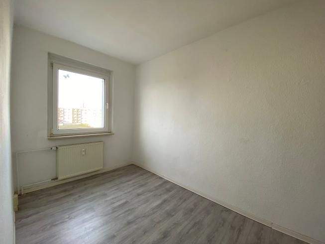 Etagenwohnung Oschersleben - 4 Zimmer, 76 m&sup2;, 369&euro; | Angebot:25362015