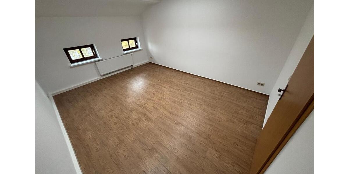 Dachgeschoßwohnung Magdeburg Nordwest - 3 Zimmer, 100 m&sup2;, 874&euro; | Angebot:26216236
