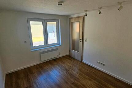 Wohnung Calbe (Saale) - 3 Zimmer, 65 m&sup2;, 400&euro; | Angebot:26338496