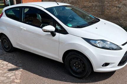 Ford Fiesta 83.000 km 3.300 &euro; Wormsdorf 39365