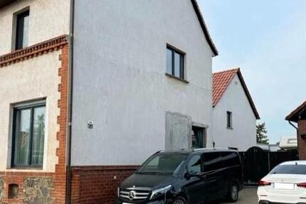 Haus Wolmirstedt - 6 Zimmer, 250 m&sup2;, 370.000&euro; | Angebot:27533800