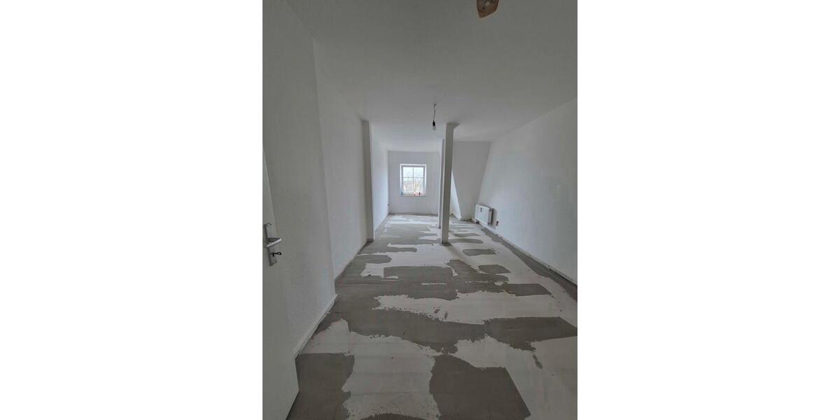 Dachgeschoßwohnung Magdeburg Nordwest - 2 Zimmer, 83 m&sup2;, 537&euro; | Angebot:25366008
