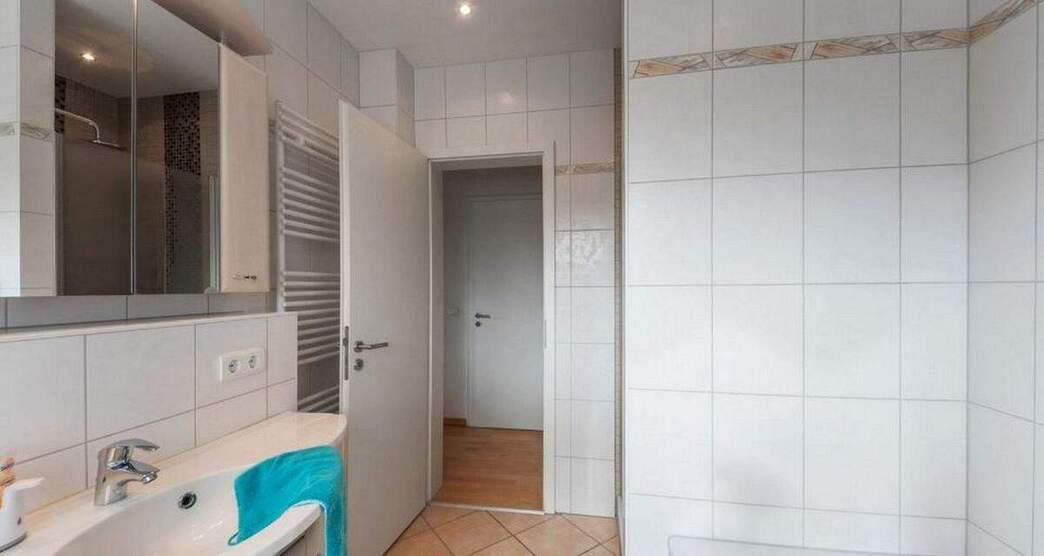 Moderne Familienwohnung mit Balkon in Magdeburgs Werder 4 zimmer