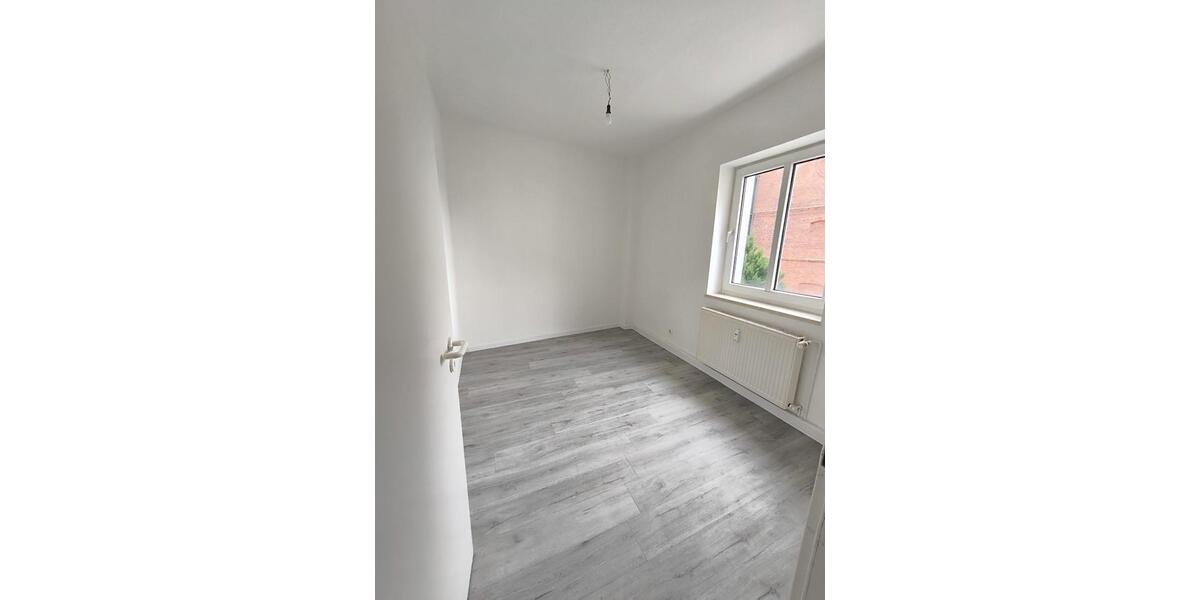 Etagenwohnung Burg - 1 Zimmer, 39 m&sup2;, 270&euro; | Angebot:26659428