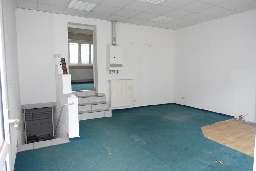Renovierungsbedürftiges Kleinbüro zimmer
