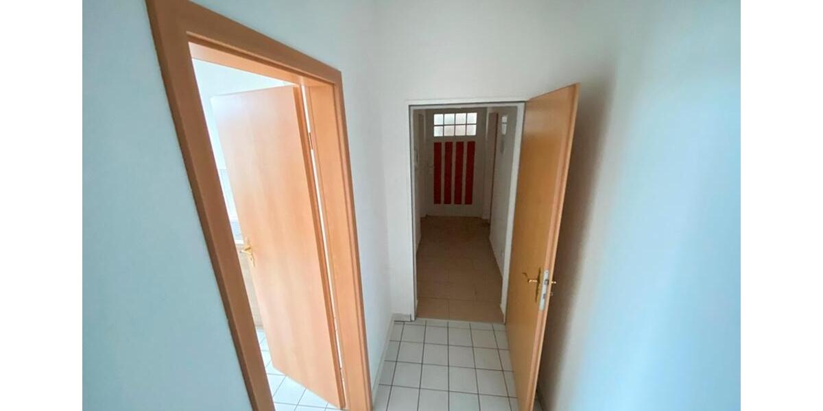 Hier zieht das Glück ein – geräumige Wohnung mit Wohlfühlgarantie unweit der Elbwiesen! 4 zimmer