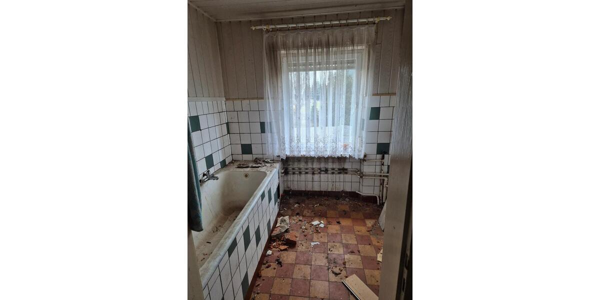 Einfamilienhaus Calbe (Saale) - 8 Zimmer, 163 m&sup2;, 60.000&euro; | Angebot:26030244