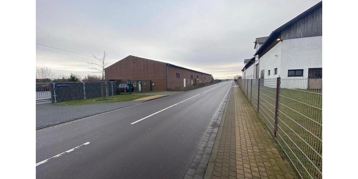 Halle mit 450 m² in der Nähe der A2Glindenberg zimmer