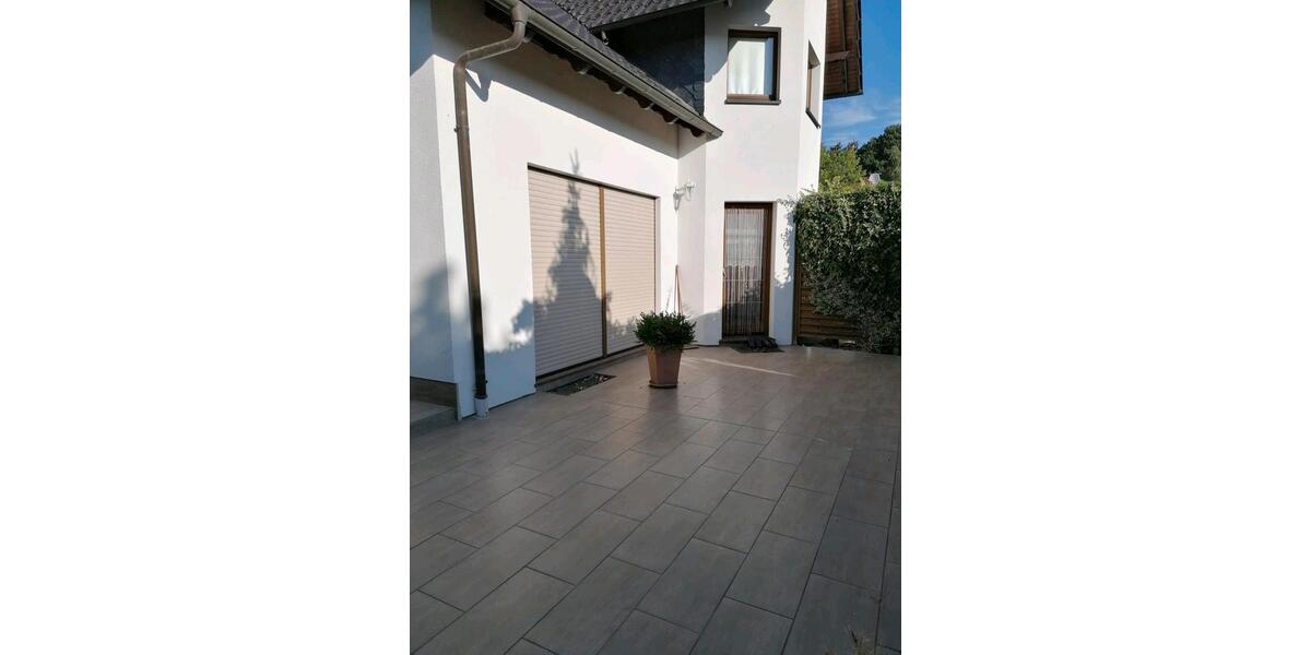 Einfamilienhaus mit Einliegerwohnung und Keller 10 zimmer