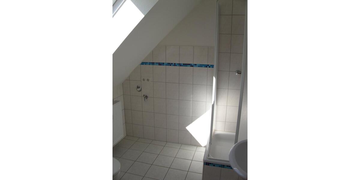 Dachgeschoßwohnung Magdeburg - 2 Zimmer, 40 m&sup2;, 300&euro; | Angebot:27634523