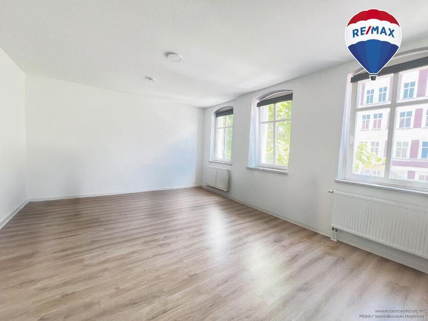 Stilvoll wohnen im Altbau – mit Balkon und Stellplatz