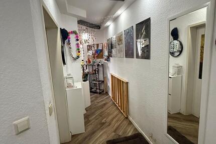 Nachmieter 2 R Wohnung mit EBK zimmer