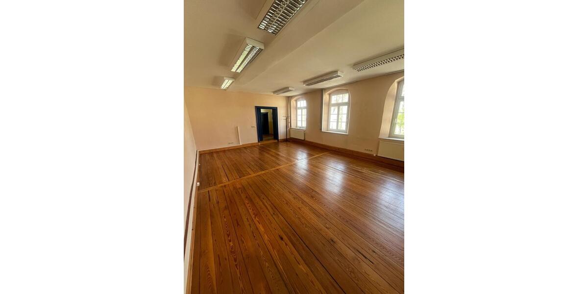 Helles Büro in zentraler Lage in Wanzleben zu vermieten zimmer