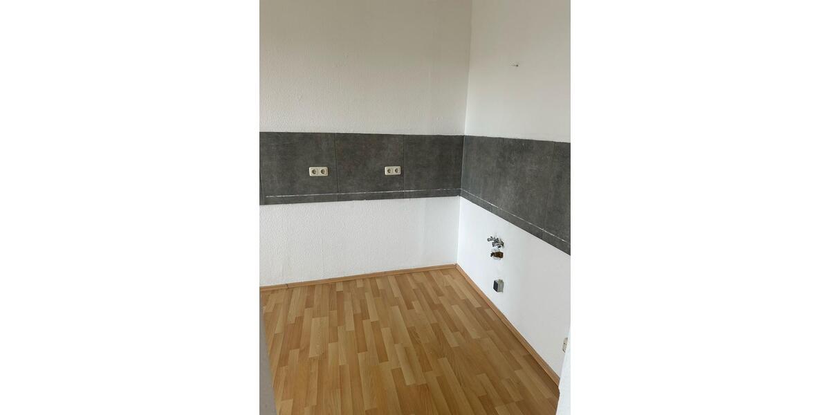 Etagenwohnung Magdeburg Brückfeld - 4 Zimmer, 65 m&sup2;, 475&euro; | Angebot:21693995