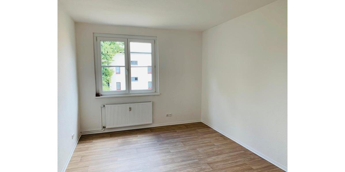 Etagenwohnung Magdeburg Brückfeld - 4 Zimmer, 74 m&sup2;, 530&euro; | Angebot:24890575