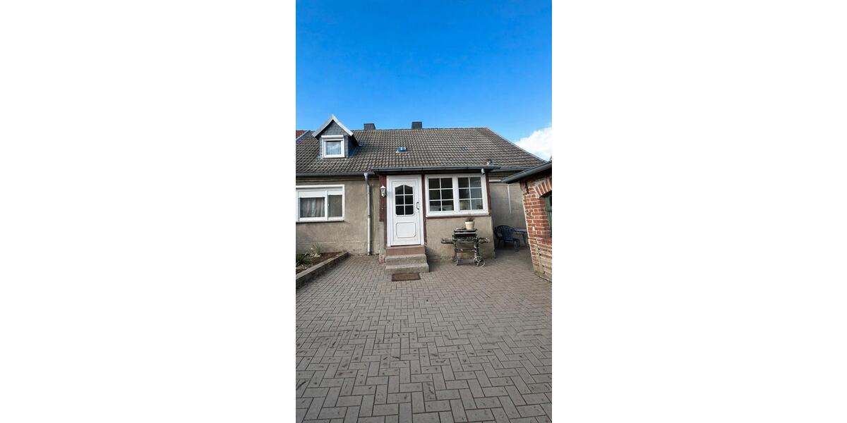 Doppelhaushälfte Erxleben - 6 Zimmer, 160 m&sup2;, 67.000&euro; | Angebot:25960763