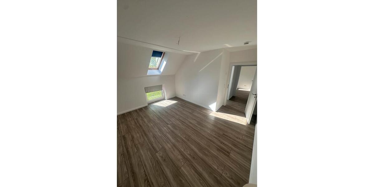 Etagenwohnung Magdeburg Alt Olvenstedt - 3 Zimmer, 90 m&sup2;, 1.350&euro; | Angebot:26463262