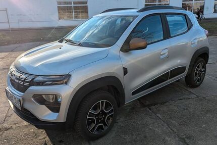 Dacia Spring 4.500 km 11.950 &euro; Magdeburg 39112