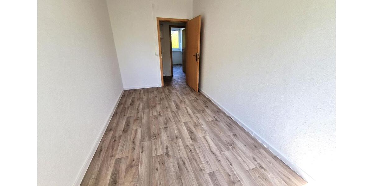 4-Zimmer-Wohnung im 3. Obergeschoss nach Renovierung zu vermieten 4 zimmer