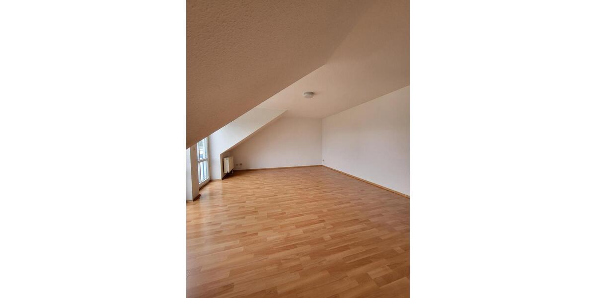 Dachgeschoßwohnung Egeln - 2 Zimmer, 63 m&sup2;, 315&euro; | Angebot:25080976