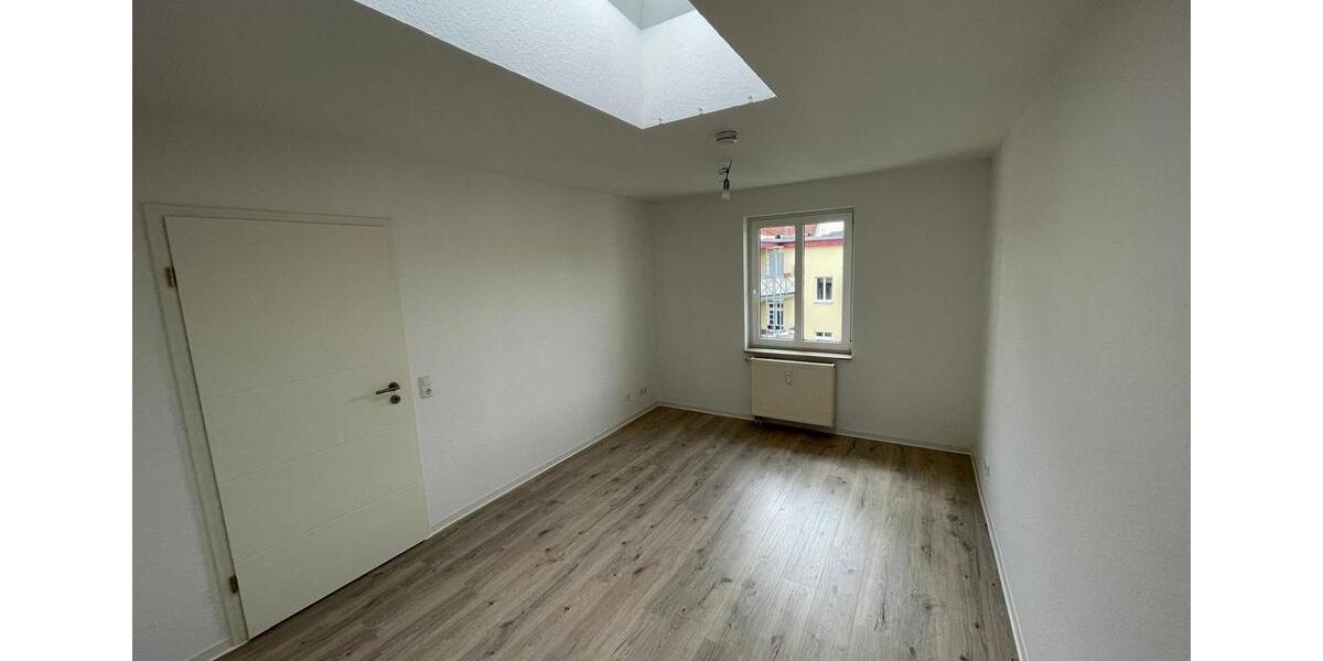 Dachgeschoßwohnung Magdeburg Nordwest - 2 Zimmer, 61 m&sup2;, 510&euro; | Angebot:26194067