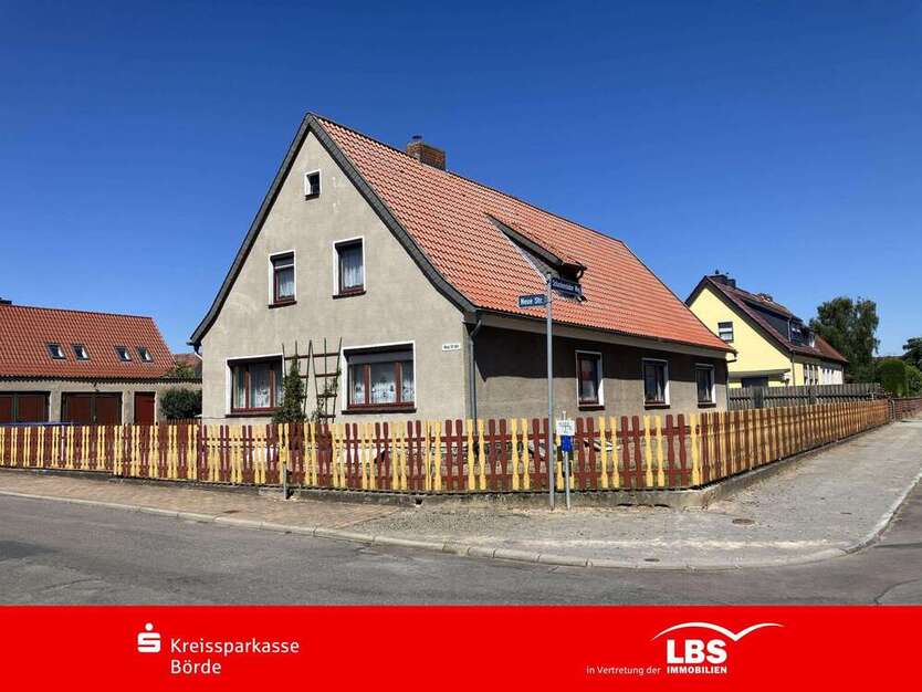 Haus zum Kaufen in Hundisburg 149.000 € 156 m² 7 zimmer