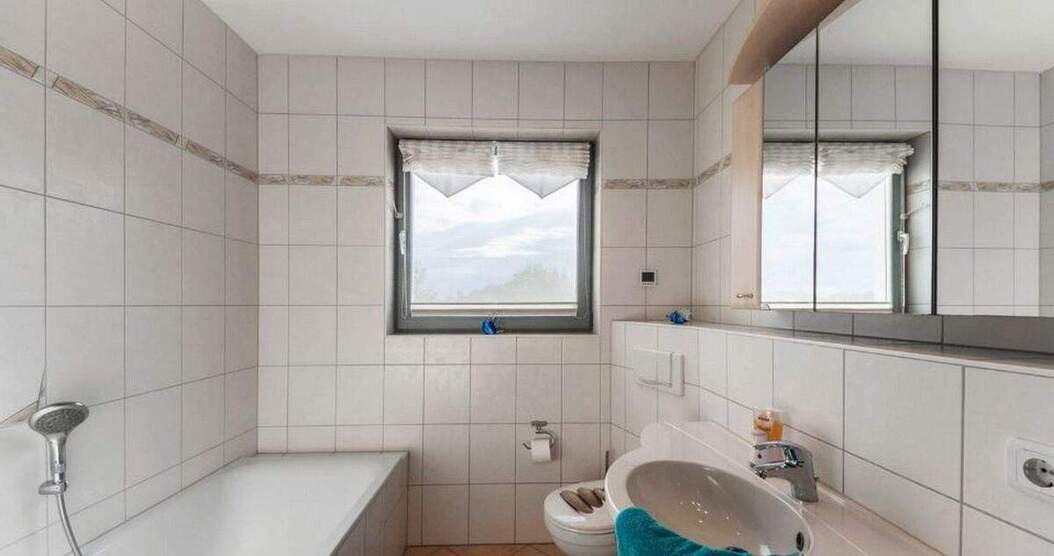 Moderne Familienwohnung mit Balkon in Magdeburgs Werder 4 zimmer