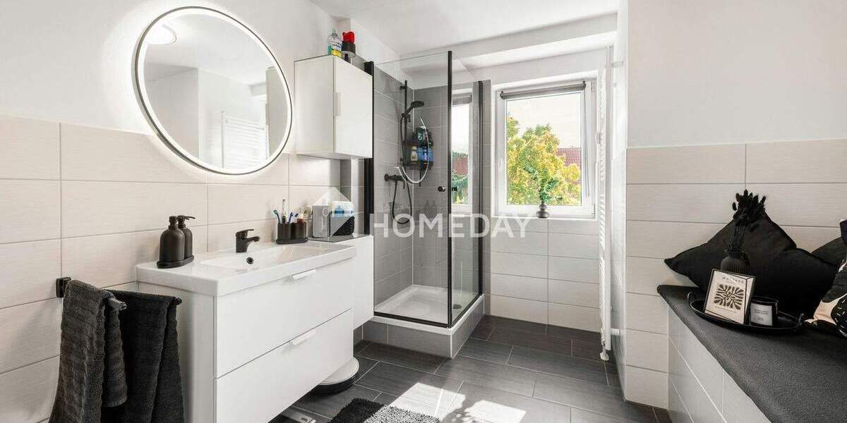 Voll vermietetes Mehrfamilienhaus mit 4 Wohneinheiten - vollständig kernsaniert in Top-Zustand 1 zimmer